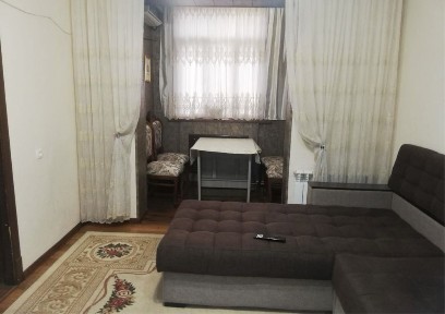 Продается 2/2/4 ком квартира куйлюк массив 3