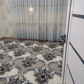 Sergeli 5-bekat oldida bezmakler kvartira