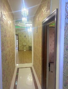 Sergeli metro yaqnida Yarmirka bozor ruparasida kvartira bor