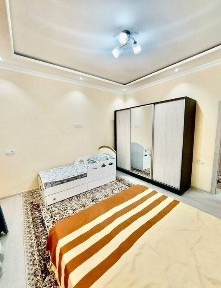 Kadeshva bozori yaqinida arenda bezmakler