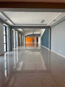 Сдайтся Комерческое помещение на первой линии Сквер, Пойтахт