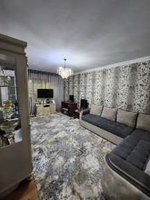 Продаётся 3х комнатная квартира 1 микрорайон в кирпичном доме