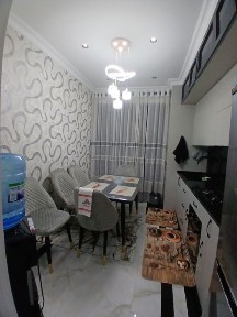 Dom. Yagona. Dacha. Tepasida. Hamma. Sharoit. Bor. Gaz isiq suv uzliks