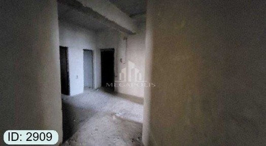 kritiy eski stadion tarafda 2 xonali karobka kvartira sotiladi №2909