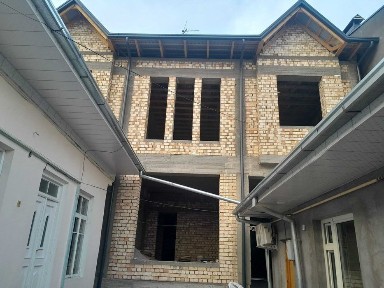 Белтепа Продаеться коробка 3,34 соток Фасад 12 метров длина 27 метров