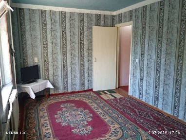 Чирчик пед институт олдида 1 хонали Уй ижарага берилади факат оилали