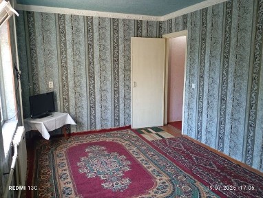 Чирчик пед институт олдида 1 хонали Уй ижарага берилади факат оилали