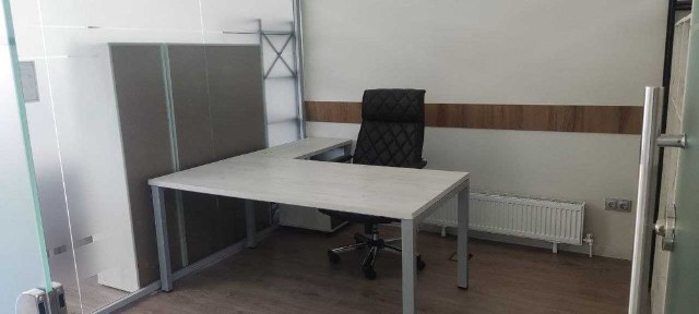 Сдается в бизнес центре под ОФИС 180 м2 4 комнаты