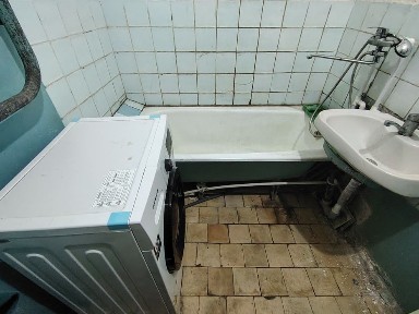 Kvartera narxi 600 selhozga 15 minut aftobusda