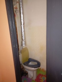 Срочно продается 2 ком квартира в 8 мкр 2 этаж