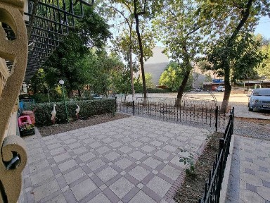 Сдается в вренду квартира 1 этаж жилое и не жилое, два кадастра