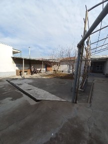 Олмазор туманида 4.57-сотокли участка сотилади Фасади: 15-метр 8-хона