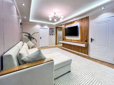 Продам на м-Ялангач возле Аллеи 2в3/2/4 55м2 / кирпич / 2*6 балкон