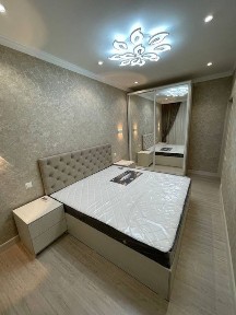 3-комнатная квартира в центре города, Гостиница России, Ойбек