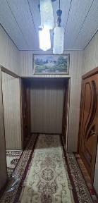 Navoiy shaxar 8-maktabdi oldidan 3 xonalik uy