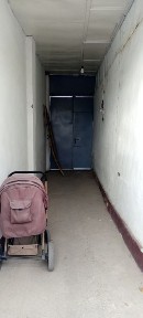 Uy sotiladi srochna sergli yuqori darhondan uchastka 2 sotok 5 xona