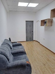 Аренда под офис 1 минут от метро Айбек 20м2, 400$ БЦ