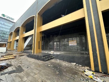 Паркентский Рынок | 105кв - нежилое помещение вдоль дороги Аренда