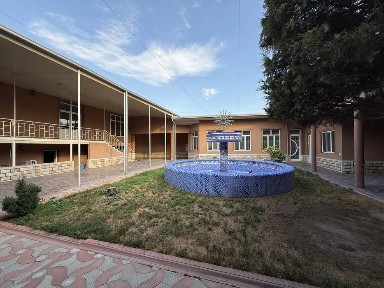 Продаётся 12-комнатный дом на участке 11 соток. Сергели ул. Навруз