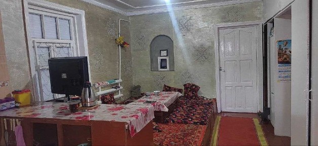 Келес спутник ярим ховли сотилади. 1.5 сотик 4 хона.