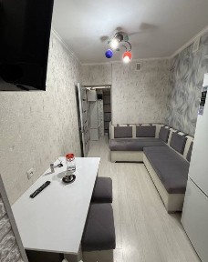 Срочно Продаётся ШРуставели 1/4/5 с мебелью техникой ремонт хороший !