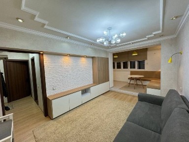 Срочно ! Юнусабад 4 квартал 2/3/4 (52м2) ор-р. Сезам кафе