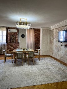 4 х комнатная квартира в аренду