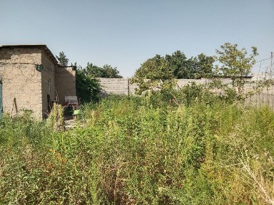 Уч кахрамон от поста 5 км продаётся участок ховли 6 соток 2 ком