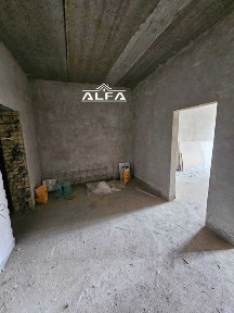 kvartira xonadon uy sotiladi 1 xonali 50m² 5-qavat.