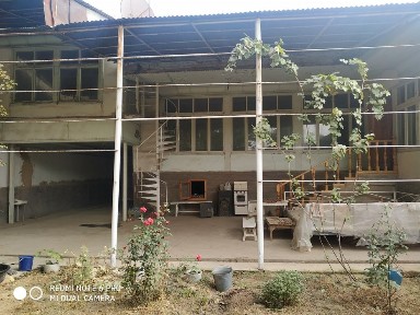 Ховли жой сотилади