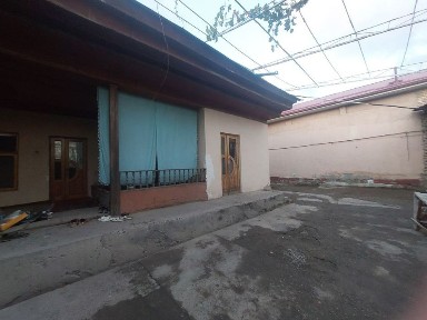 Срочно ховли сотилаи ер хисобида сотоги 15000& дан бектемир куйликда