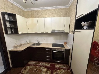 Сдам свою квартиру возле метро Ойбек, 2х переделанная в 3-х комнатную