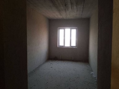 Tur baza tomonda 3-xonali kvartira sotiladi.