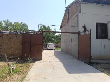 Шахарга якин ховли сотилади