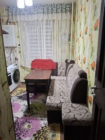 3 xonali kv sotiladi.