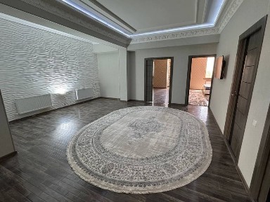 3 xonalik 110m² lik kvartira sotiladi 7qavatlik liftli dom 5-qavatda