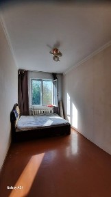 Срочно продаётся микрорайон Ташгрзсс 2/4/4 перекрёстке Сельхоз.