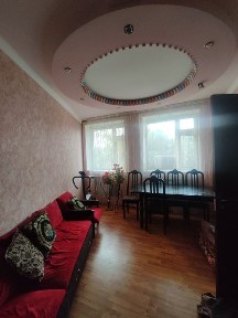 Здаётся квартира на Чиланзаре Алгоритме 9 этажка, 2 этаж, 3 комнатная.