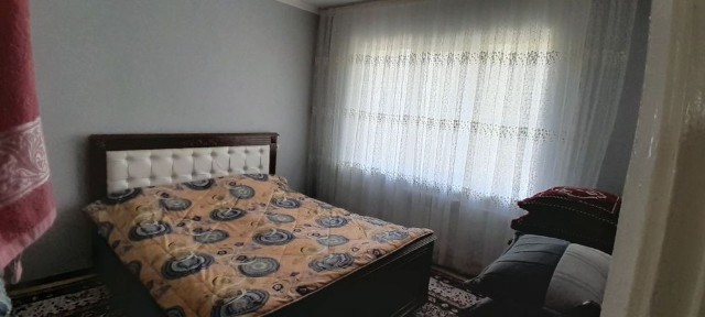 3 хонали уй сотилади. 3 кичик нохия 45 уй 47 хонадон.