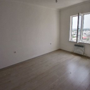 Yashnabod rayon OLMOS Maxallasi 2 xonali kvartira Srochno sotiladi