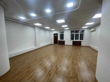 Офис 500м центр города, ул. Моштабиб, первая линия с ремонтом (ЛА)