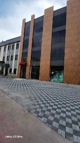 Сдаётся в аренду четырёх этажное здание.