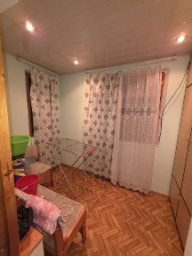 Метро Мирзо Улугбек 3 комнатная 3 этаж кирпичный дом