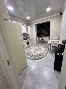 6.mk da 7 qavatli domning 6 qavati sotiladi uy 78k.m