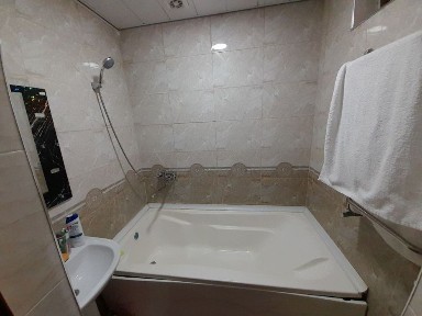 Frunzida elitniy domdan kvartira ijaraga beriladi