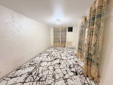 Продаётся 2х передел в 3х комн квартира на 1 этаже Горгаз Кафе Бахор