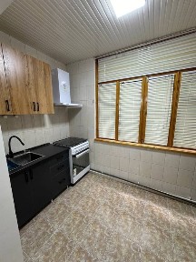 Арендага 3 хона 2 этаж Азиз бозор олдида жойлашган. Агентство