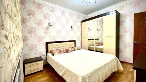 Продается Госпитальный м-в 2/4/4 328- школа 77 - серия планировка