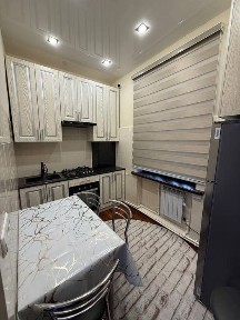 Mirzo -Ulugʻbek metro yaqin 5 daqiqa piyoda uzoqlikda kvartira bor bez