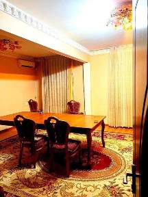 Дружба Қоратошда қизлар билан бирга туришга ҳамма шароити бор квартира